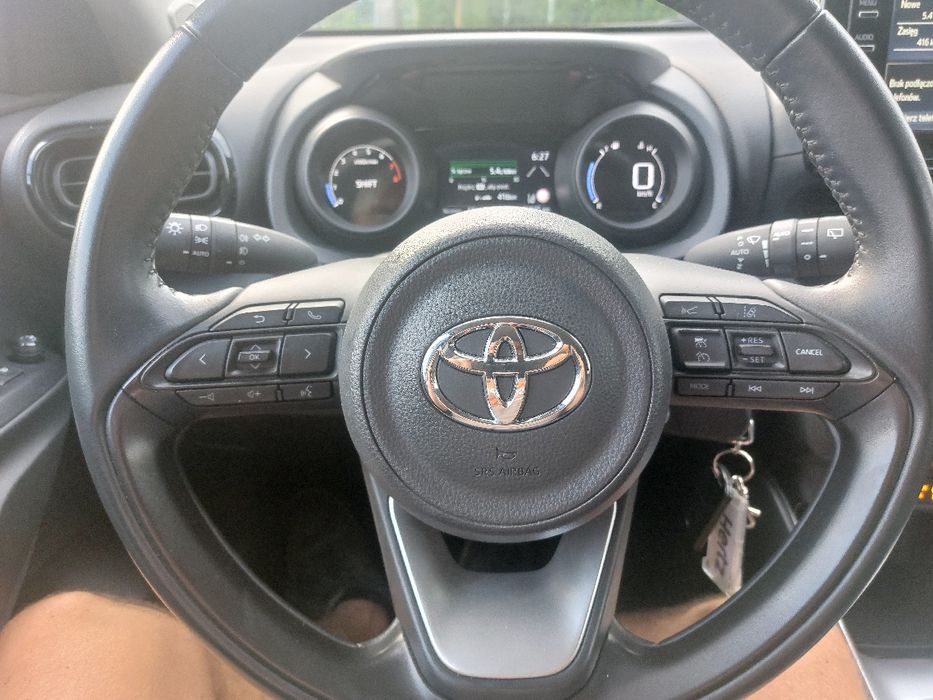 Toyota yaris IV 2023r 1.5 świeże, jeszcze na gwarancji fabrycznej full