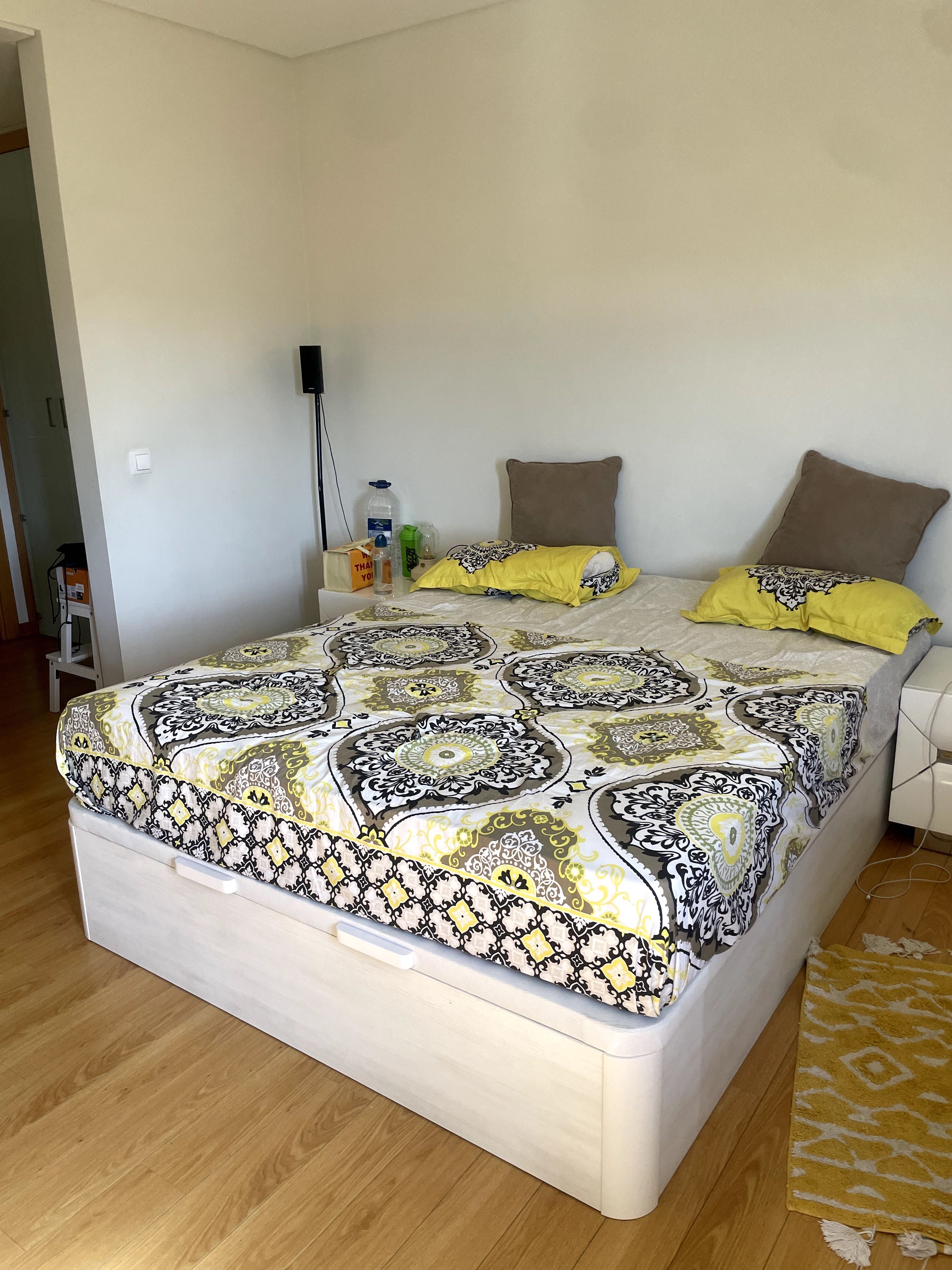 Double bed with mattress