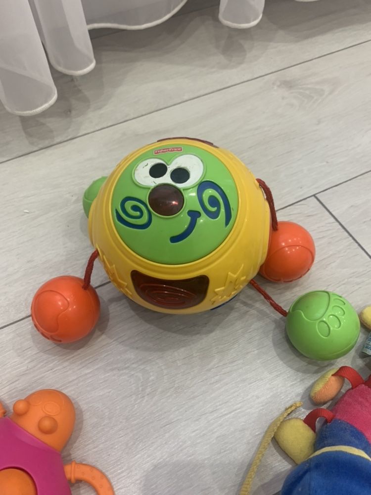 Погремушки Chicco, Fisher Price