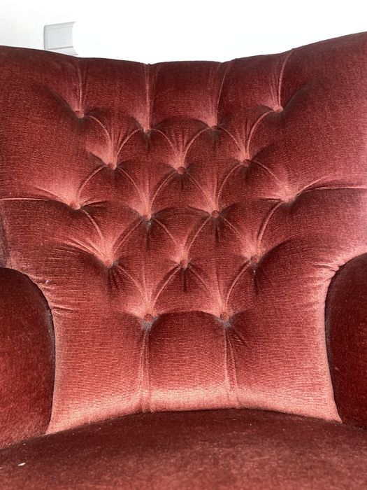 Cadeirão Vintage em Veludo Vermelho, Como Novo