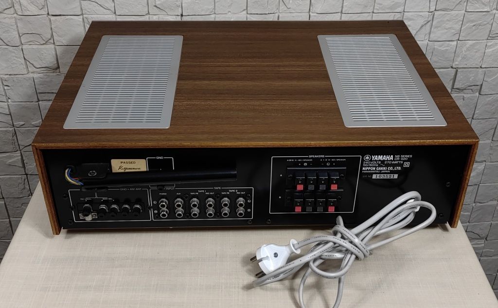 Yamaha CR-620 Piękny analogowy amplituner FM stereo vintage