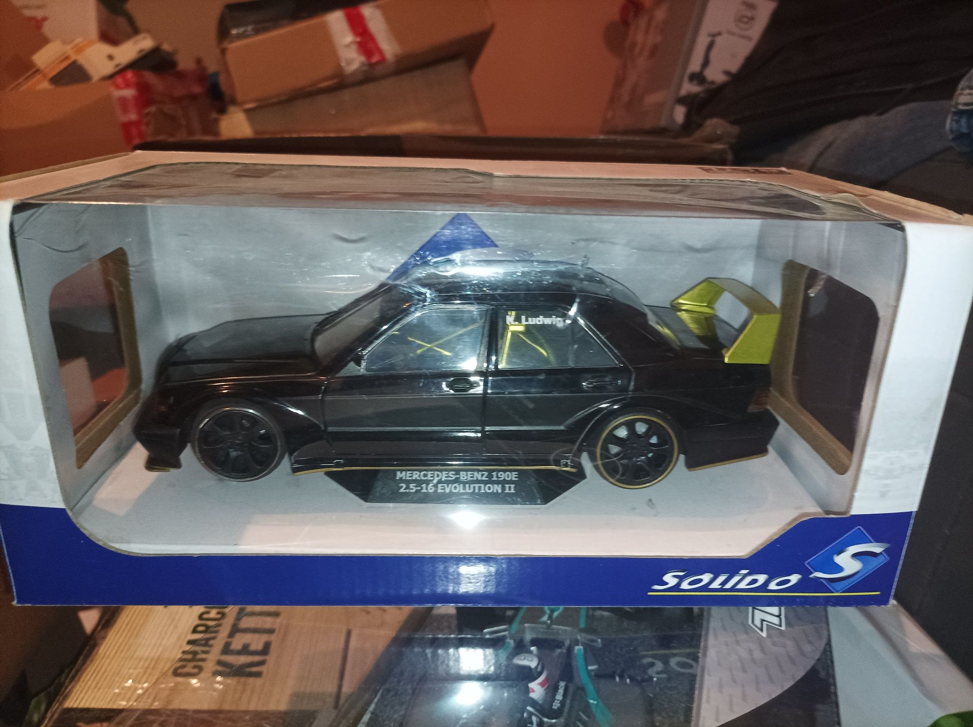 Model Mercedes Benz 190E Ewolution ll solido 1:18