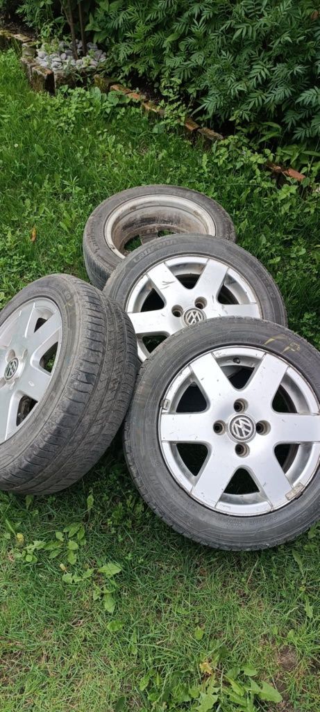 Koła felgi aluminiowe opony VW Polo r14 opony zimowe na zmianę
