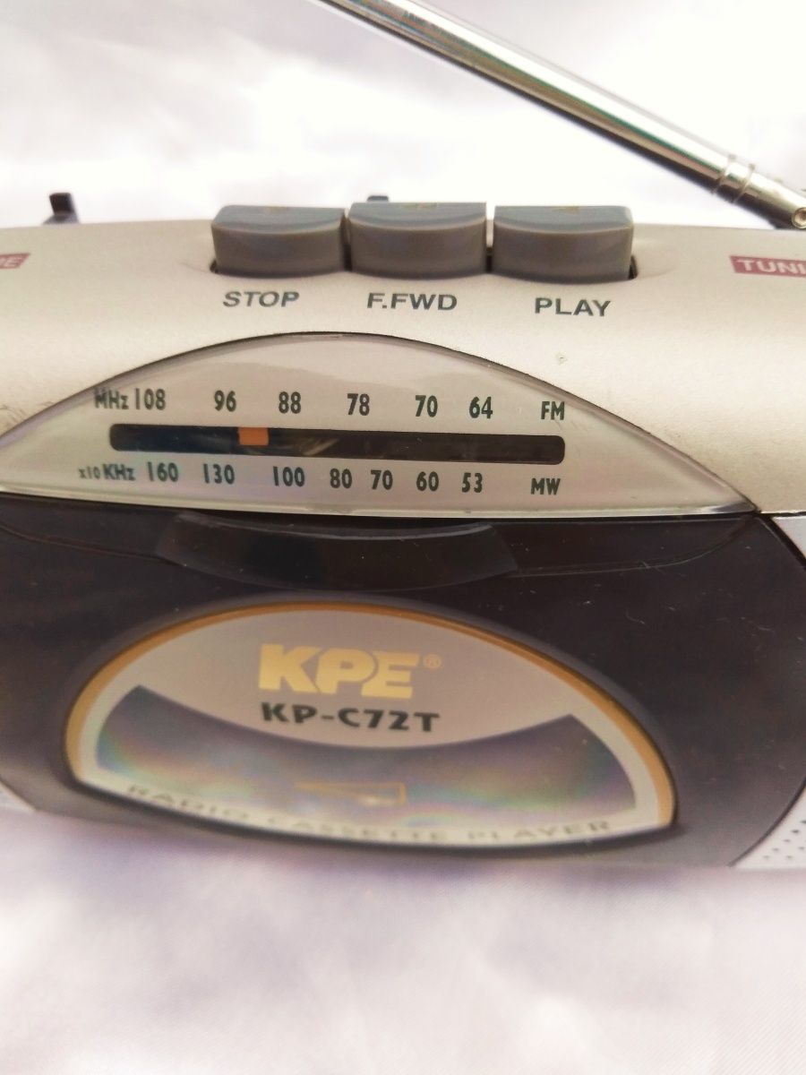 Радиоприемник магнитола KPE KP-C-72T с FM\MW приемником и двумя динами