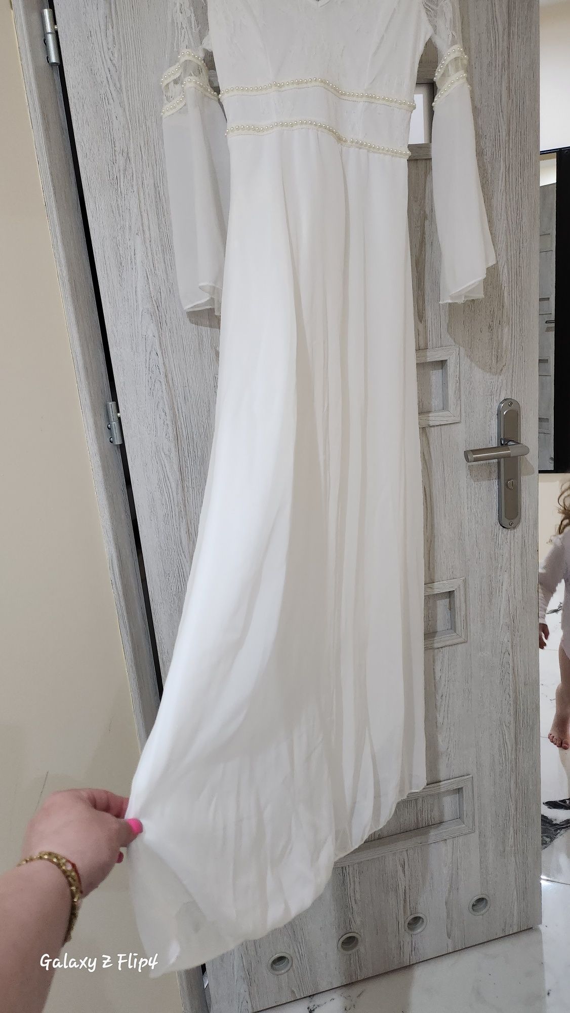 Suknia ślubna balowa rozmiar "S" i "M" Seksowna biała elegancka dekolt