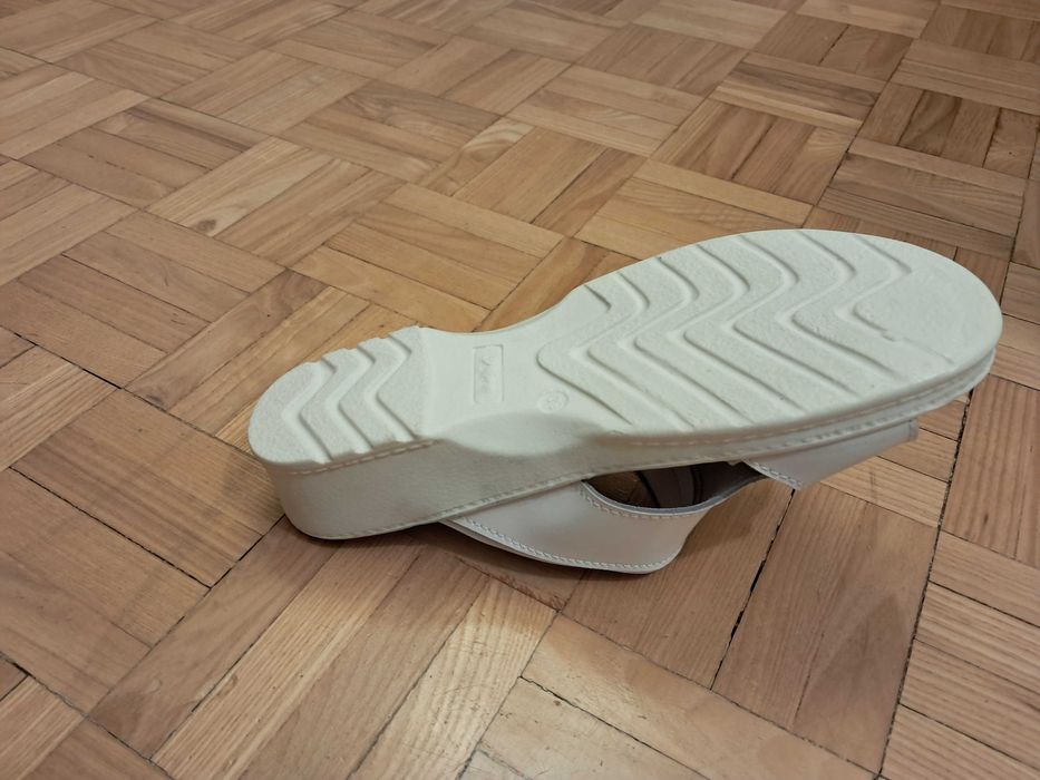 Buty damskie białe skórzane zdrowotne medyczne roz. 39