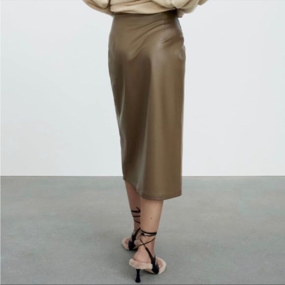 Нова спідниця з екошкіри ZARA