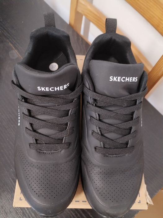 Ténis Sketchers 37
