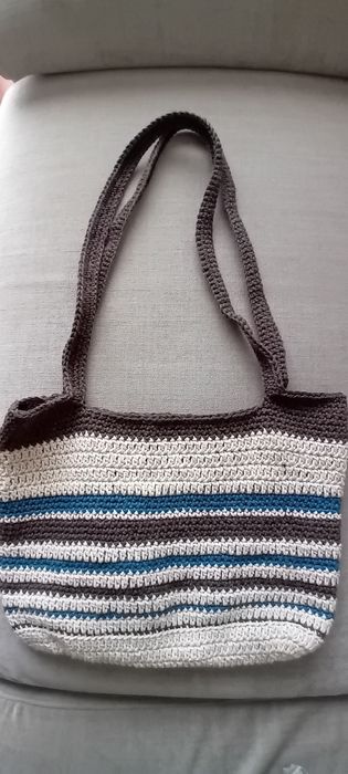 Mala crochet feita à  mão