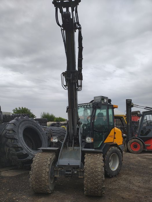 Miniładowarka ładowarka Giant v6004t teleskopowa klimatyzacja zadbana