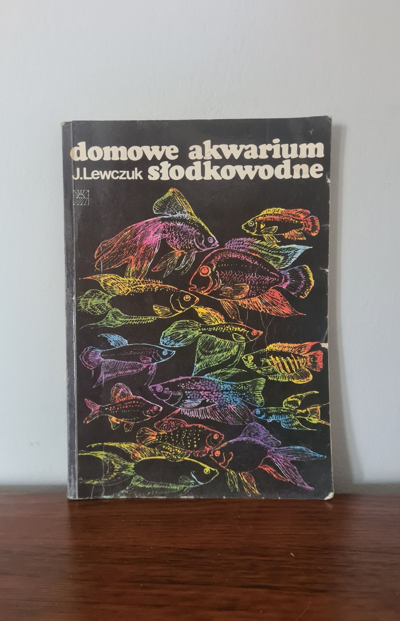 Domowe akwarium słodkowodne - Jerzy Lewczuk