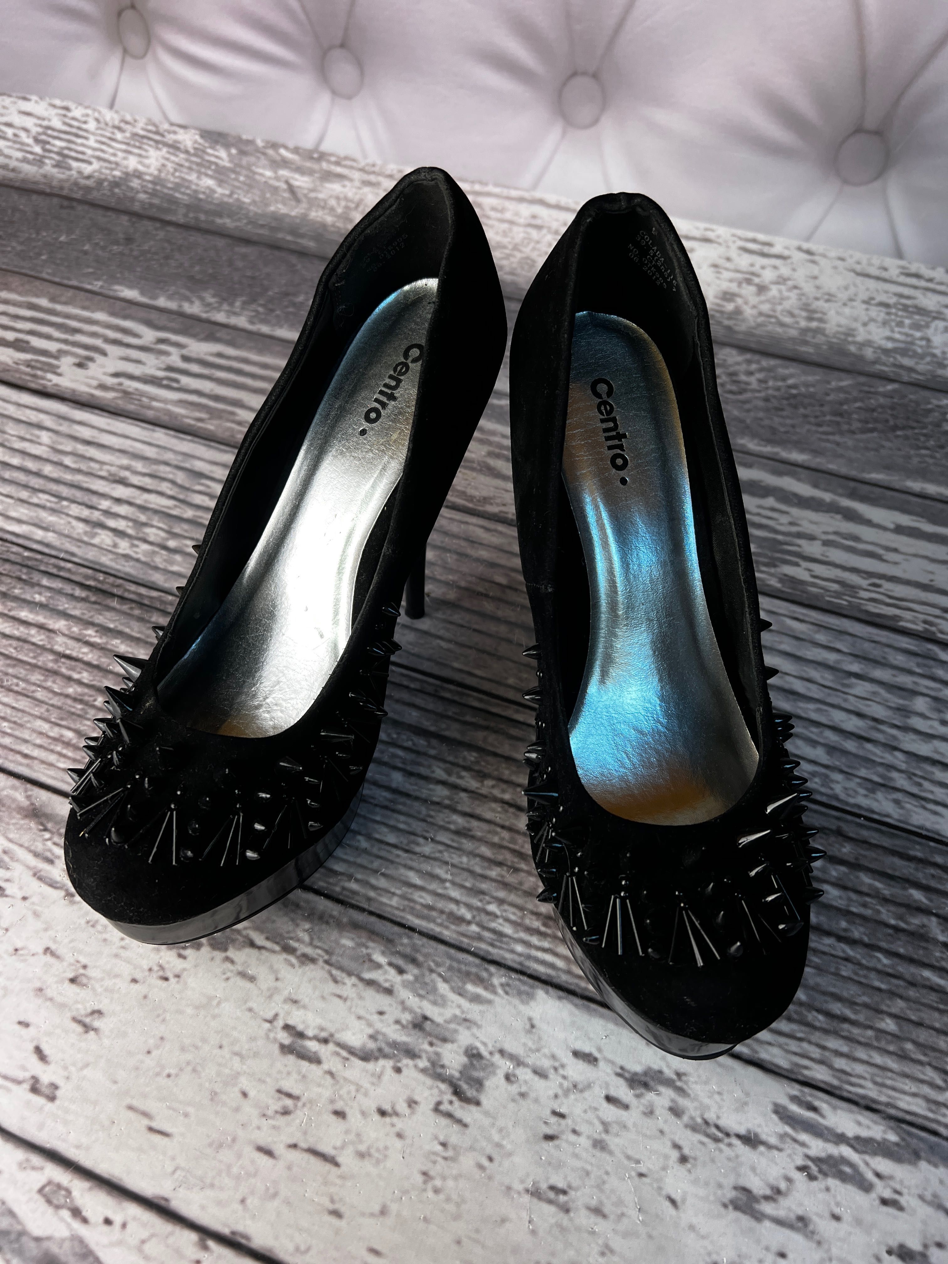 Buty czarne szpilki z kolcami ozdobione koraliki  wysokie 40
