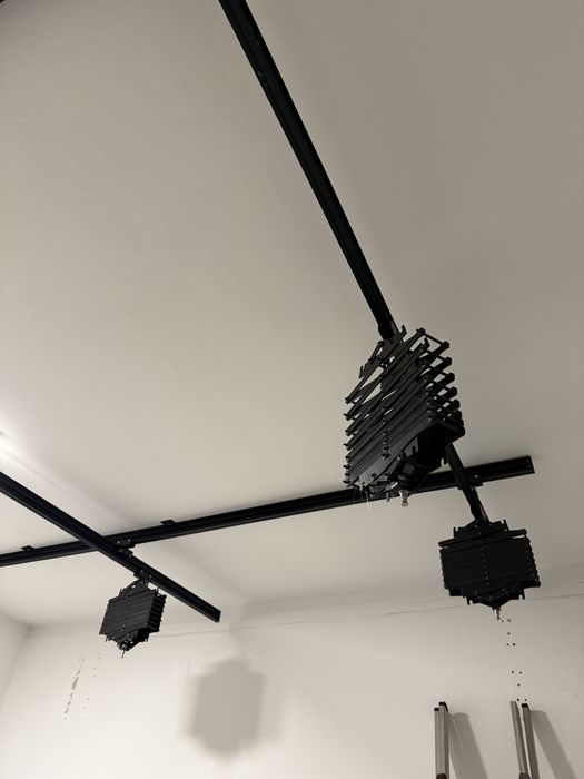 Trilho de teto para iluminacao de estudio