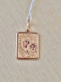 Золотая ладанка образ Божьей Матери с цветной эмалью 585 пробы