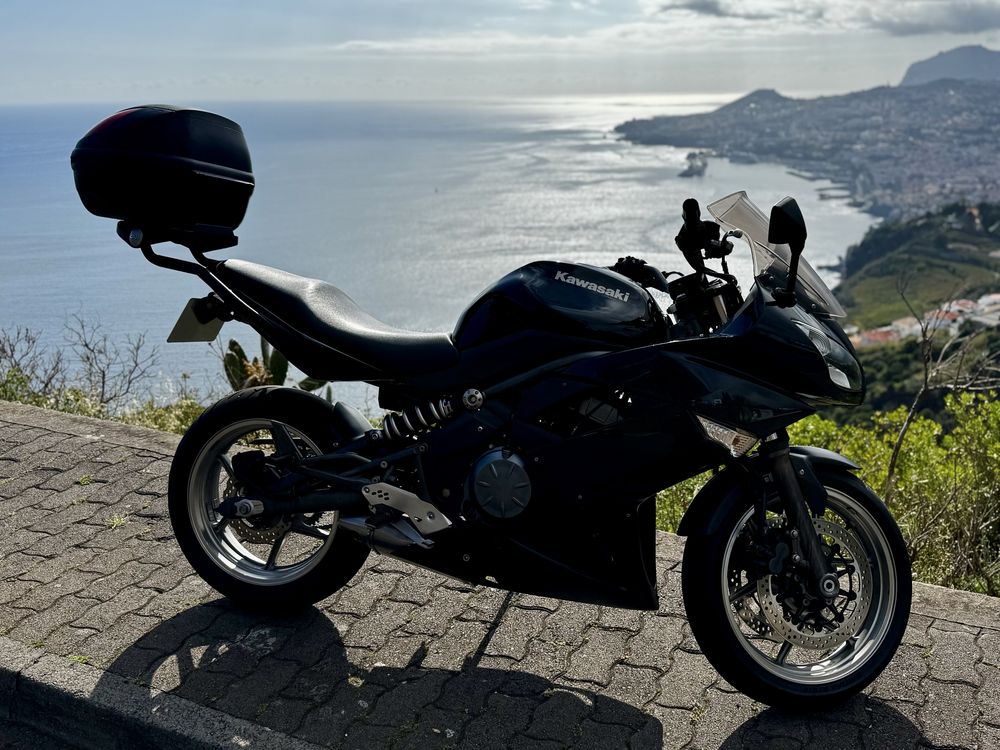 Kawasaki ER-6F - Preta