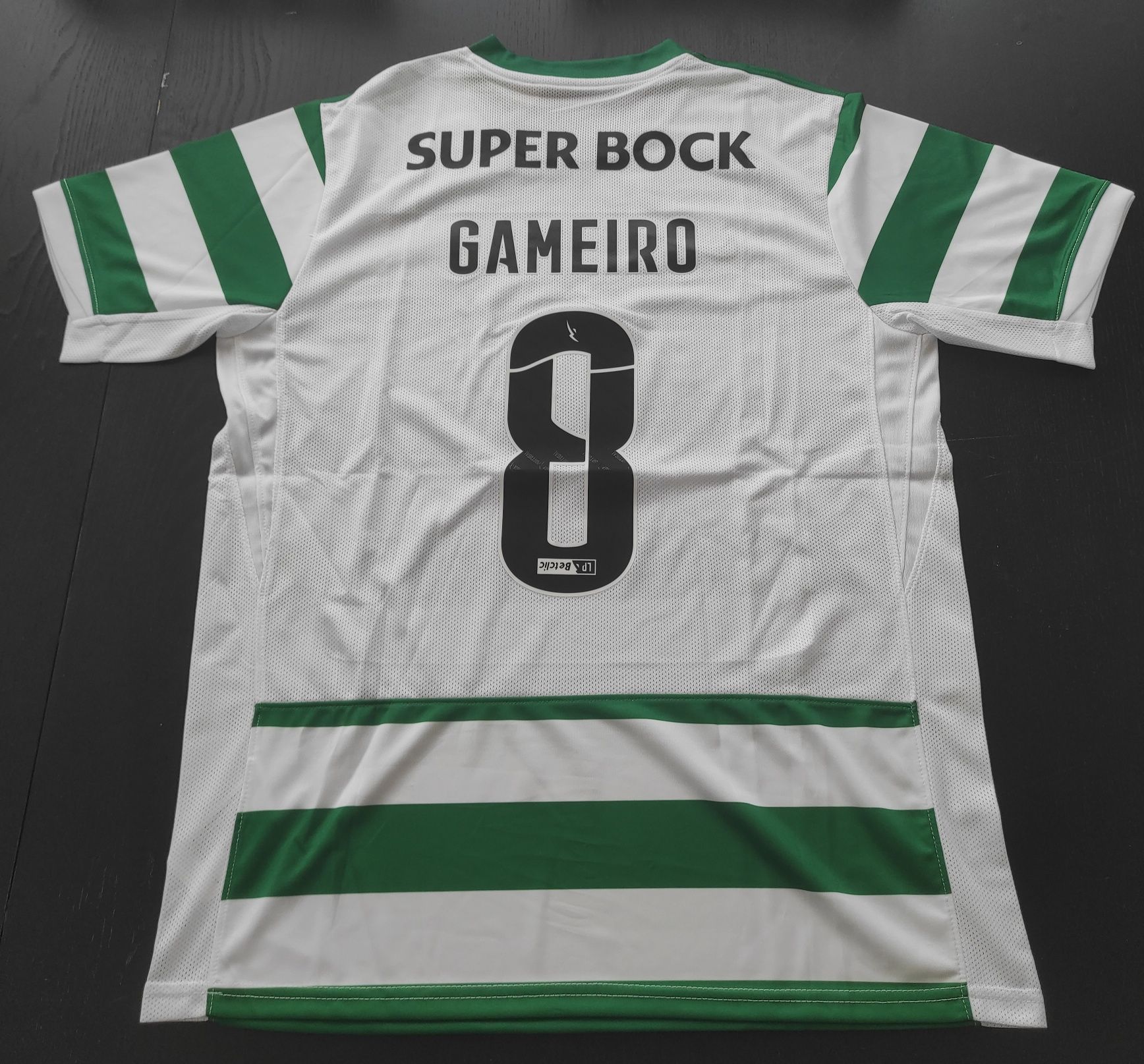 Camisola do Sporting, tamanho XL, com o Nome: Gameiro, N°8