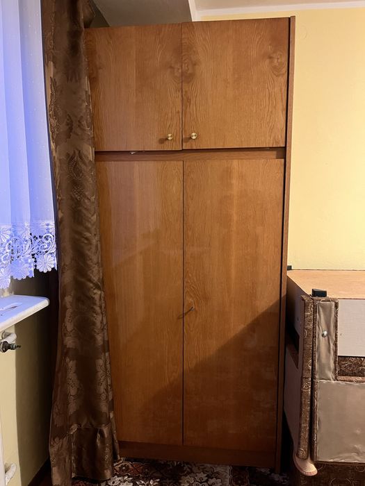 Duza szafa zakluczana
