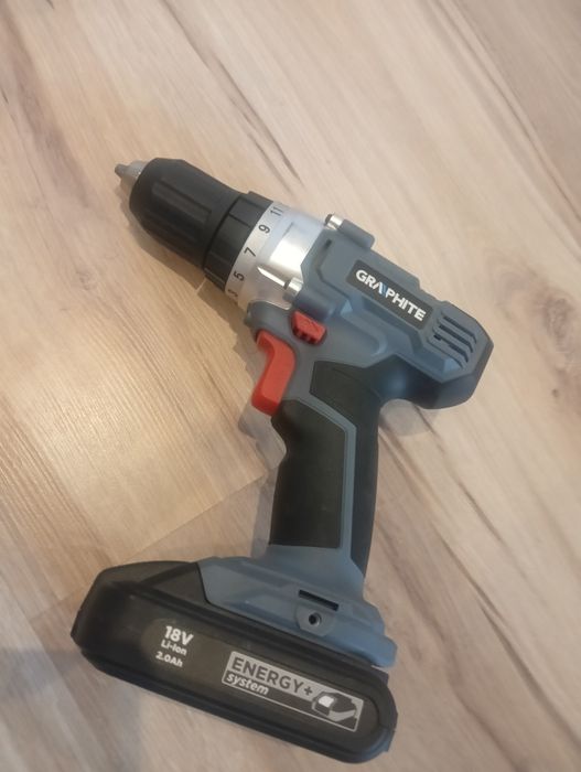 Wkrętarka graphite + bateria + ładowarka. Używana przez tydzień.
