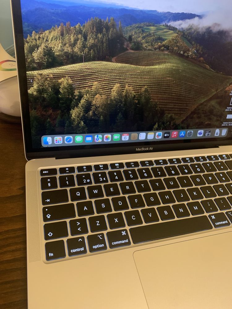 MacBook Air 13 (2020)