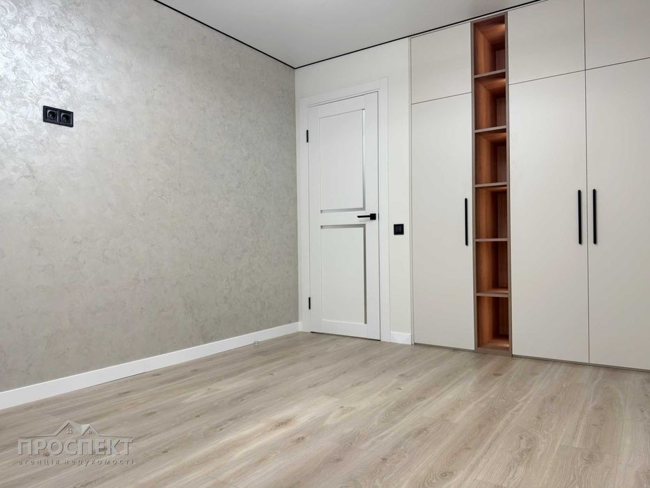 Квартира з новим ремонтом в центрі міста з автономним опаленням