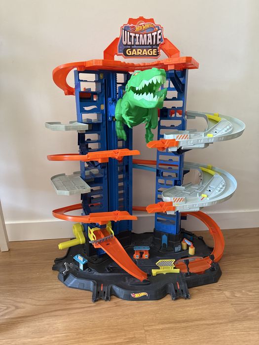 Hot Wheels City Ultimate Garage