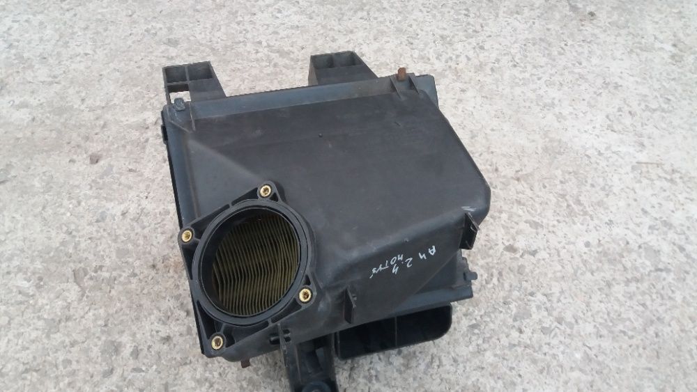 Audi a4b5 2.4B,obudowa filtra powietrza