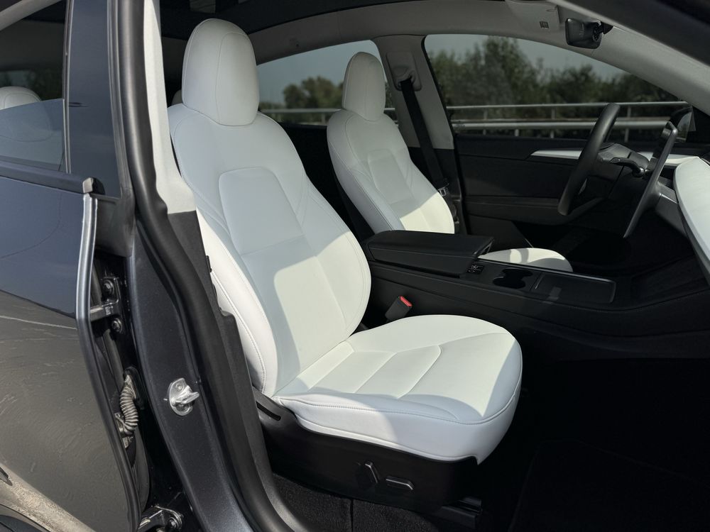 Tesla Model Y Long Range Dual Motor 2022 року, 82кВт, 28т.км.