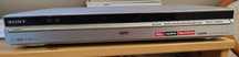 Odtwarzacz DVD, nagrywarka DVD SONY RDR-HX650 + pilot