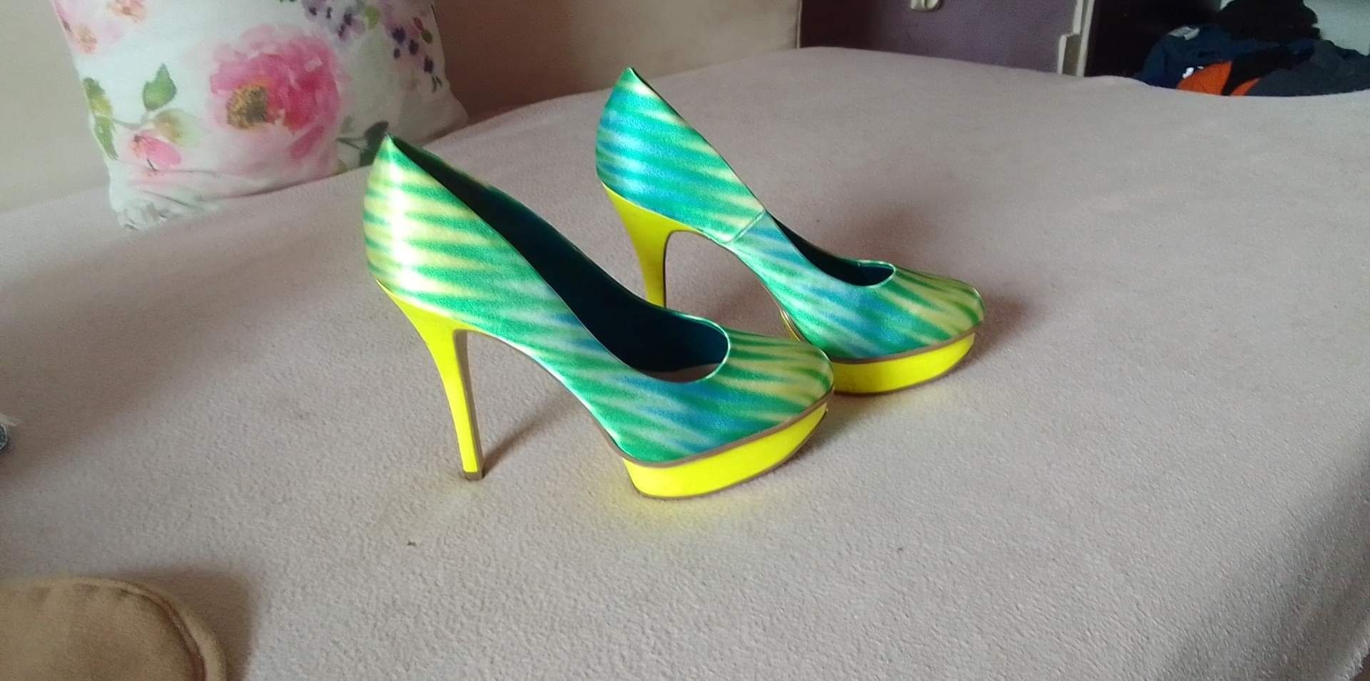 Buty na dużym obcasie