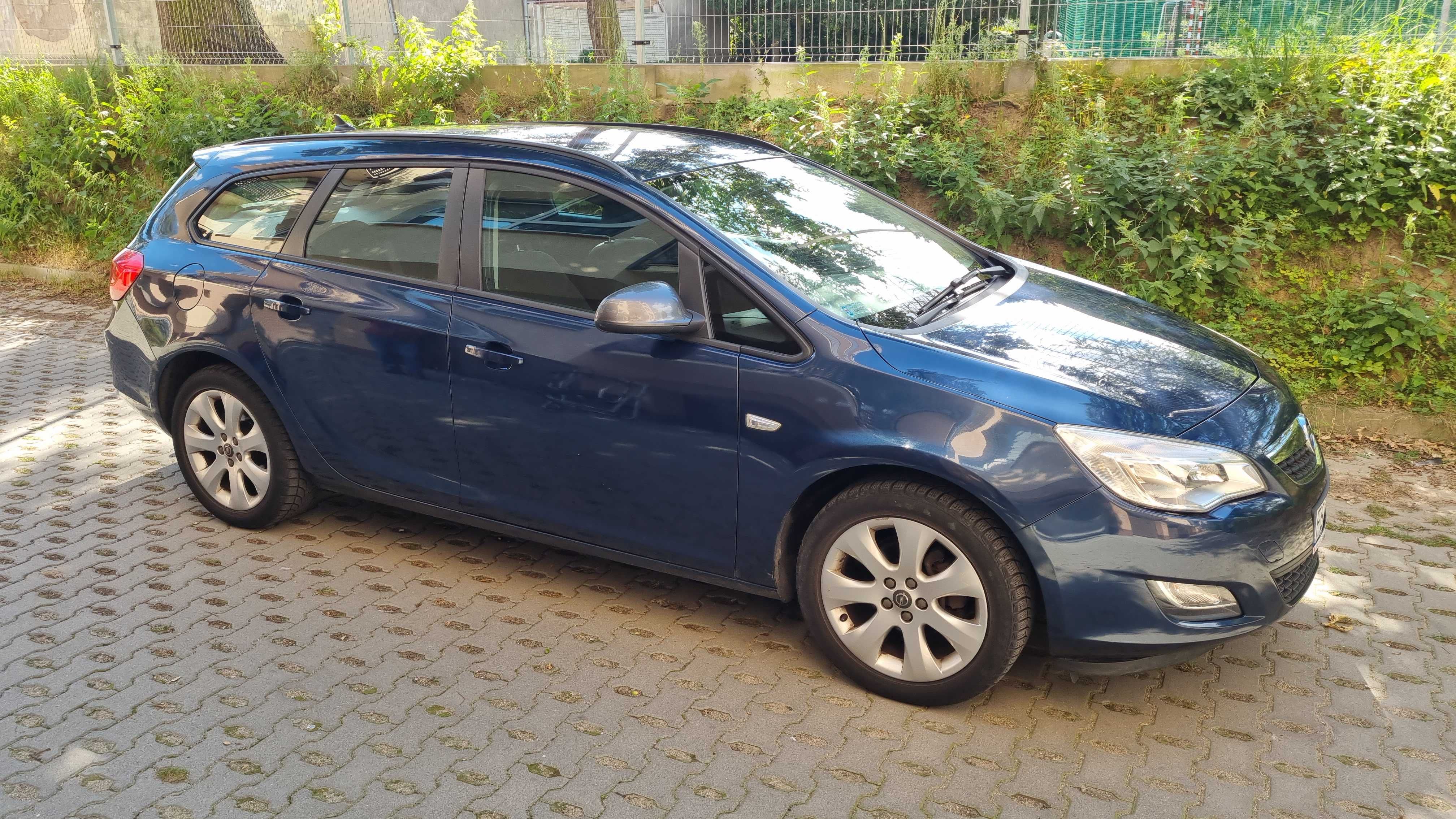 Opel Astra J 2012 1,4 Benzyna Turbo 120 KM