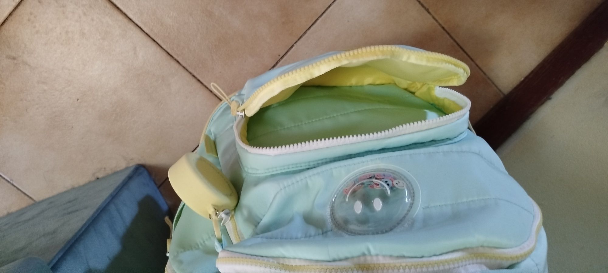 Mochila escolar com lancheira