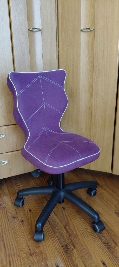 Krzesło obrotowe Entelo Petit fioletowe — ergonomiczne 119-142