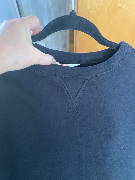 Sukienka czarna M dresowa z falbaną