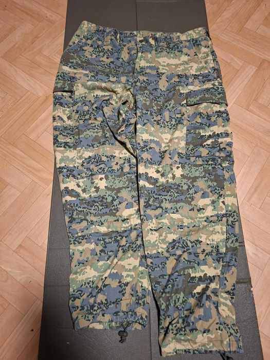 Spodnie wojskowe Austria 104-108 III-IV Tarnanzug