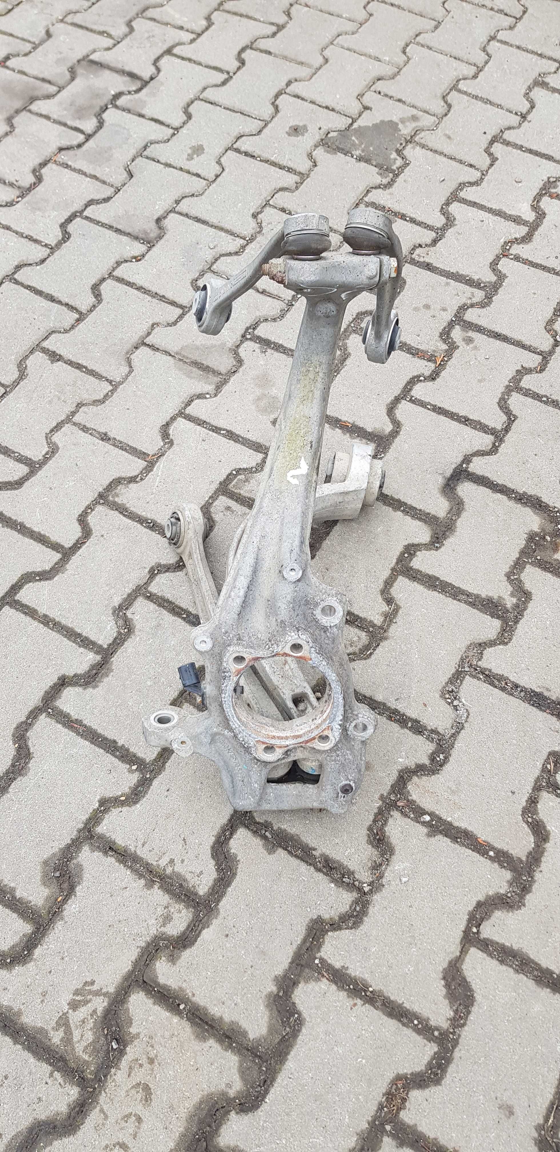 Zwrotnica 8k0.407257g  lewy przód audi a4 b8 a5