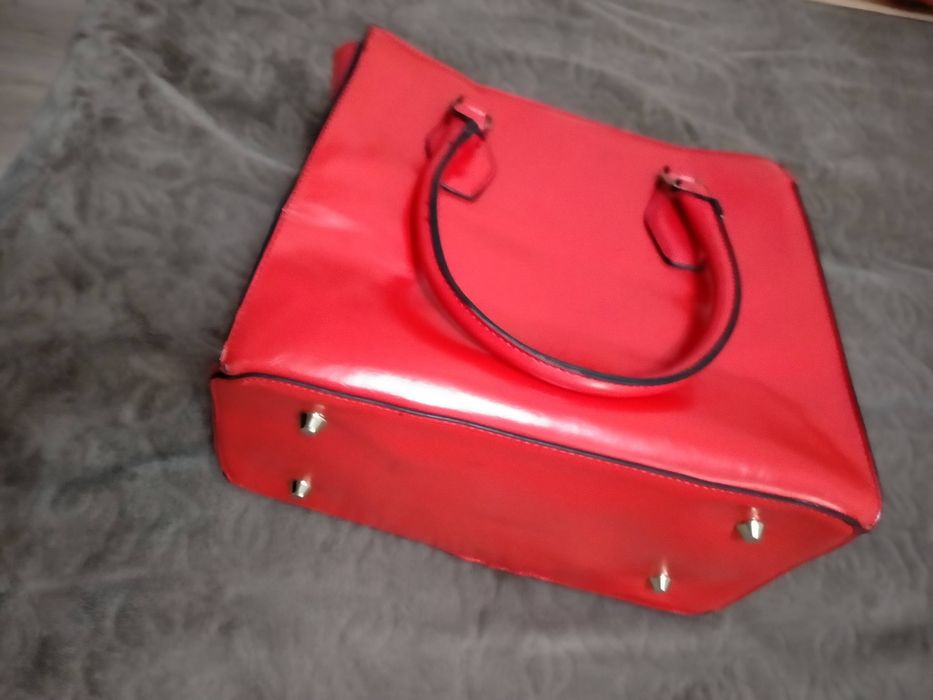 Сумка кожаная красная