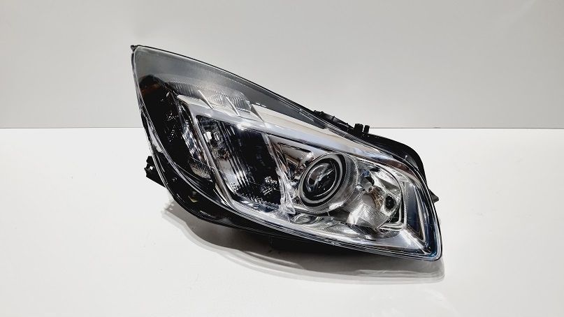 REFLEKTOR PRAWY XENON OPEL INSIGNIA A EUROPA