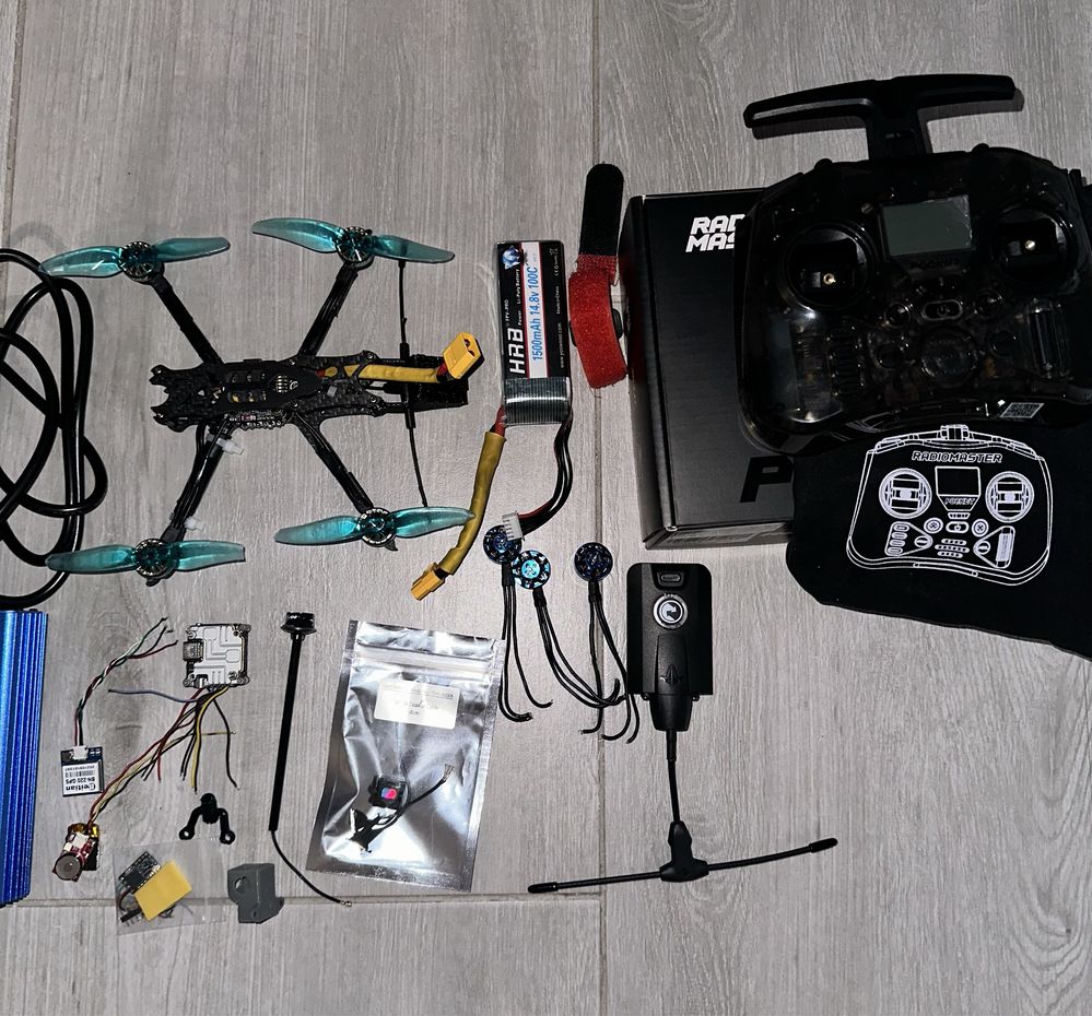 Fpv dron full TBS, Pocked, SpeedyBee F405