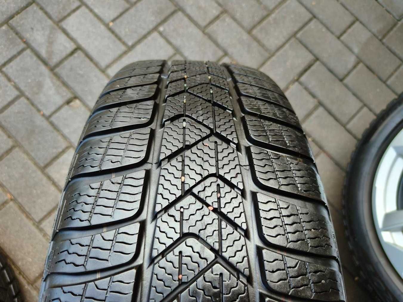 5x112 Koła ALU R17 AUDI A3 8Y 8V ET43 205/50 Pirelli 7mm 2021r Zimowe