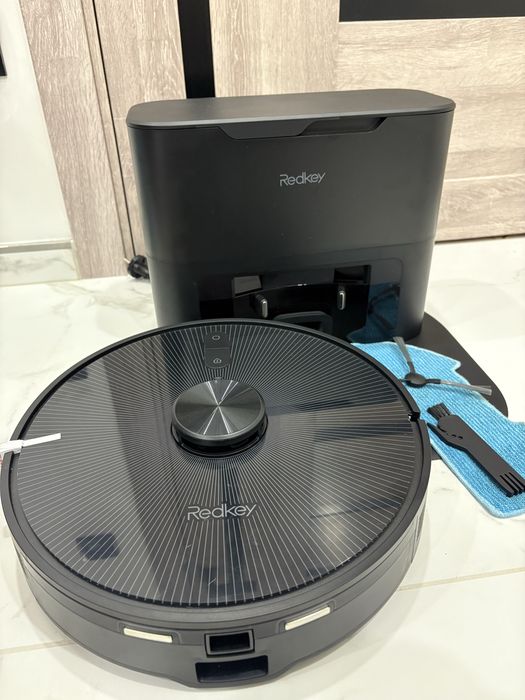 Робот-пилосос Redkey R10 2-в-1 з функцією швабри