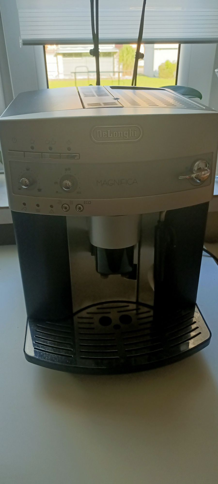 Sprzedam ekspres do kawy DeLonghi magnifica