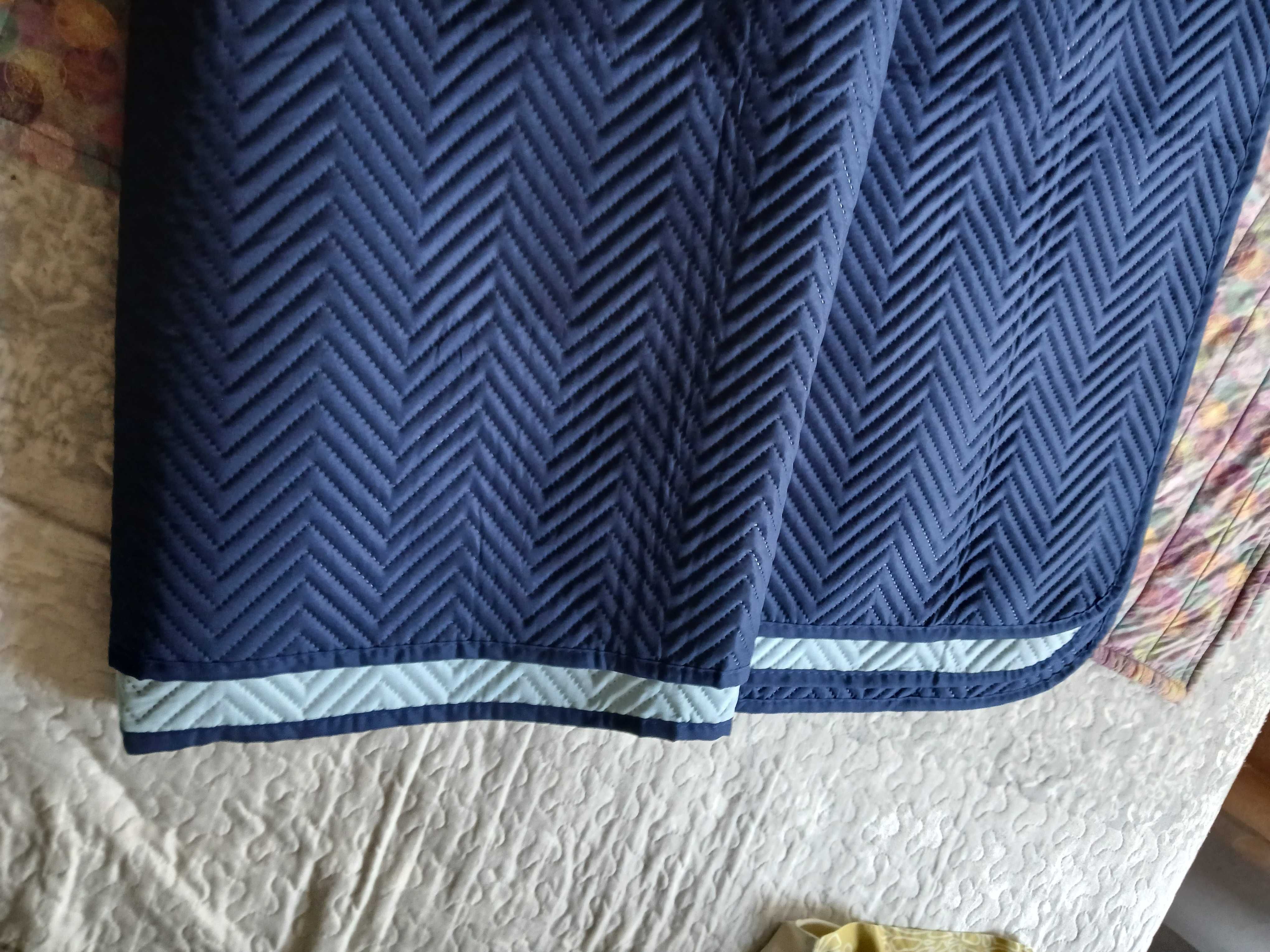 Coberta poliester para cama de casal dupla face (2m por 2,5m) nova