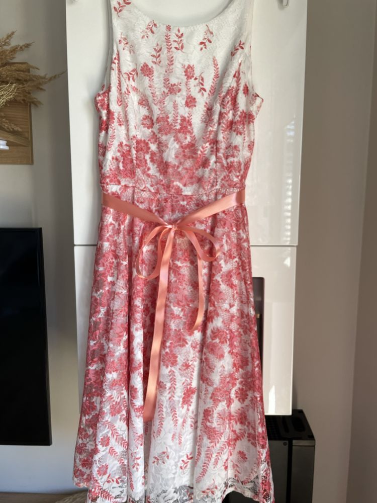 Piekna koronkowa sukienka midi r.38 Bonprix
