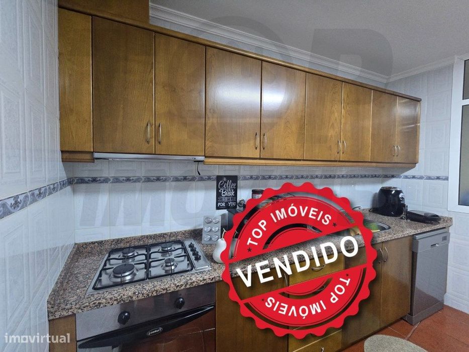 Apartamento T2 C/ Garagem Box - Baltar - 165.000€