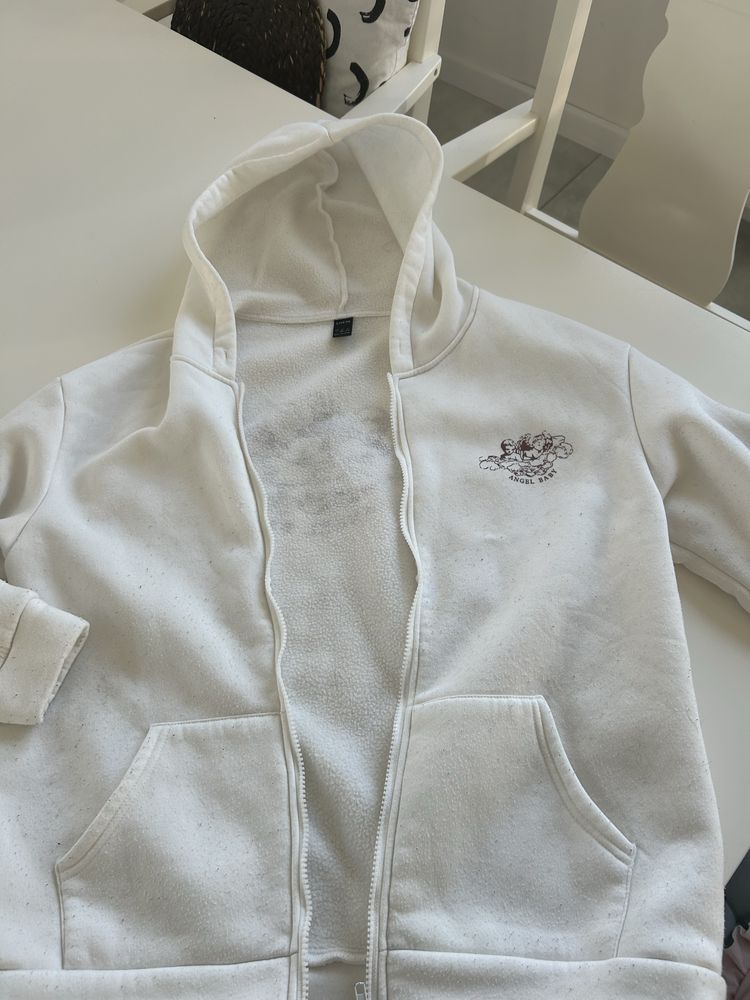 Bluza rozpinana r 40/42 biala z kapoca