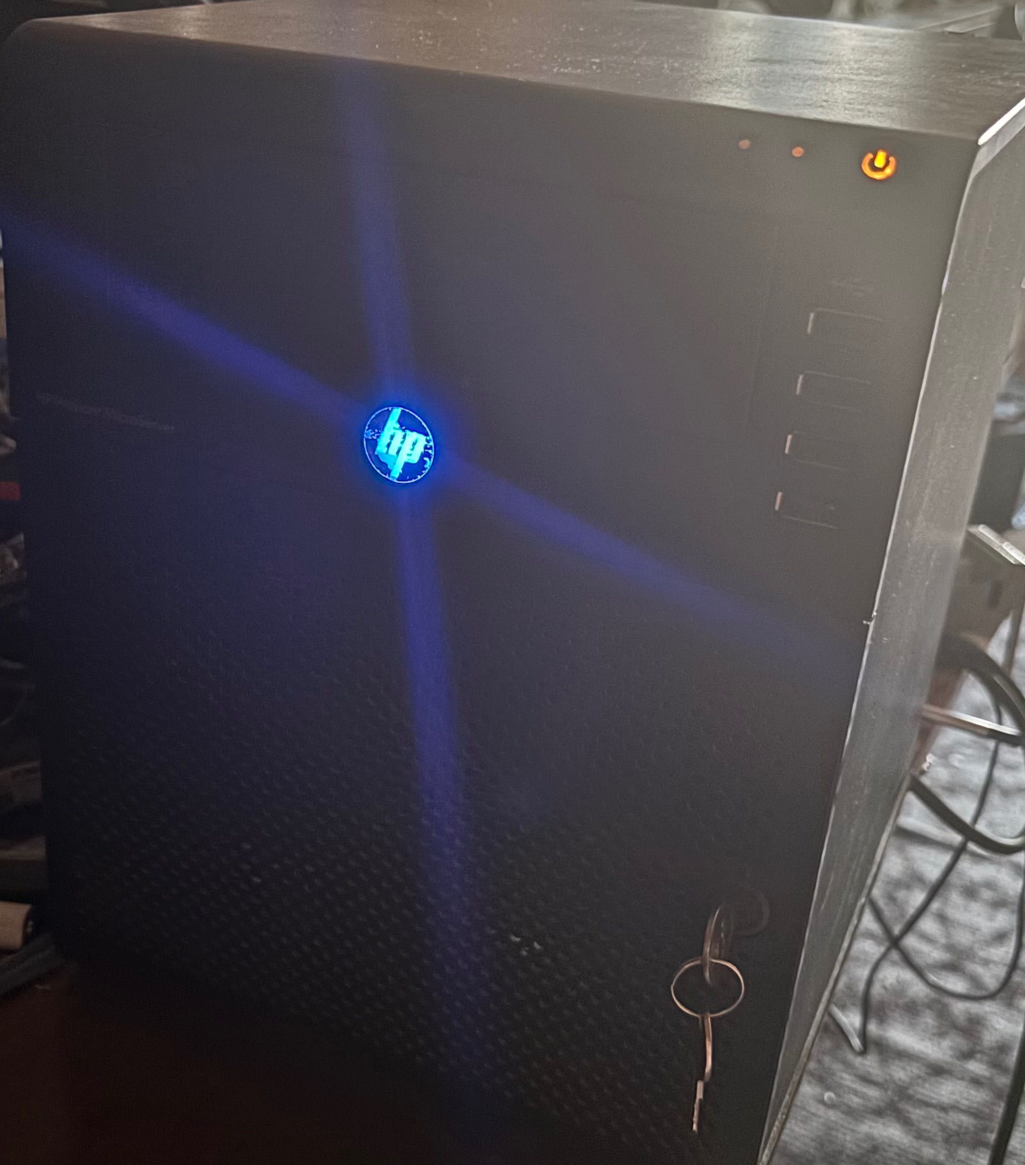 Продам hp microserver  N40L 6gb ddr3 (nonecc, обычная компьютерная)