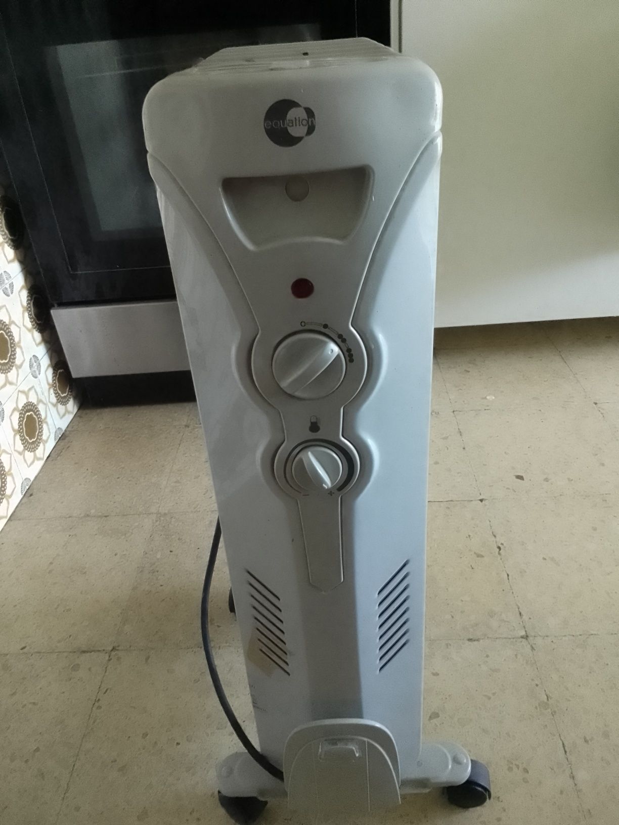 Aquecedor eléctrico a funcionar