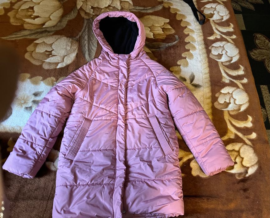 Продам зимнє пальто на дівчинку