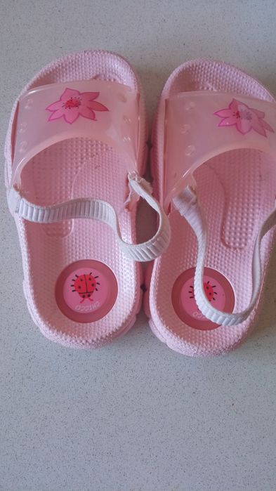 Sandálias Chicco novas número 26