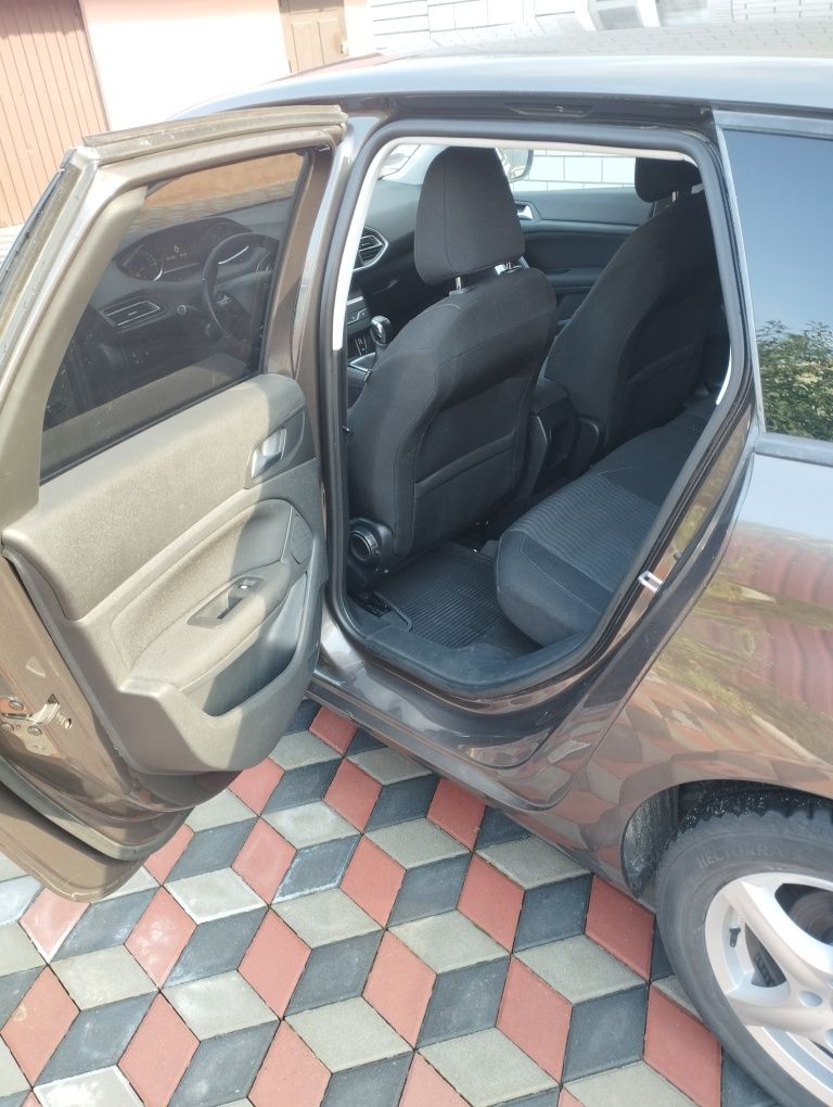 Пежо 308 2014 р 1.6d